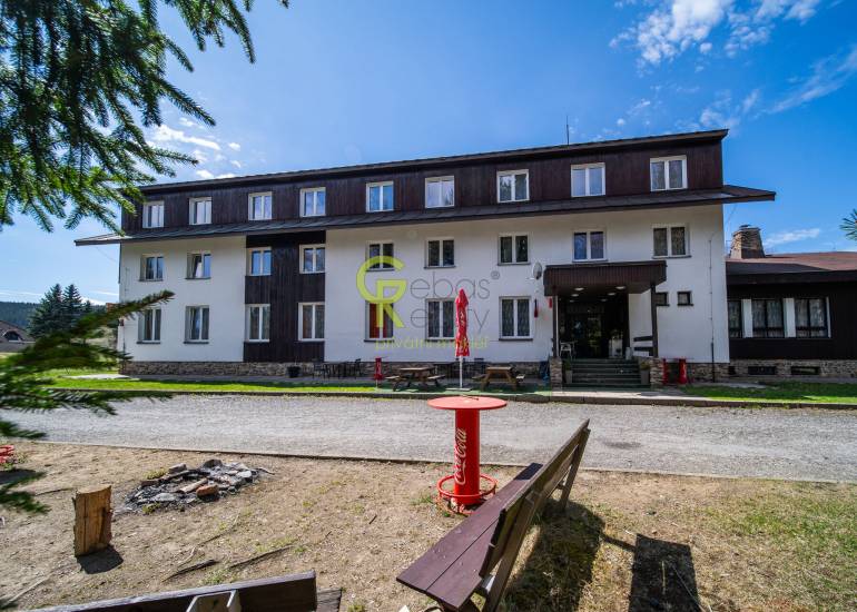 Exkluzivní investiční příležitost v srdci Šumavy-fungující hotel a současně development s povolením