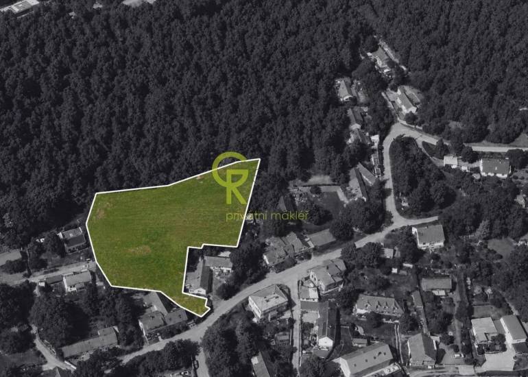 pozemek s možností rozdělení až na 3 stavební parcely u lesa a výhledem do údolí Vltavy- Řež u Prahy