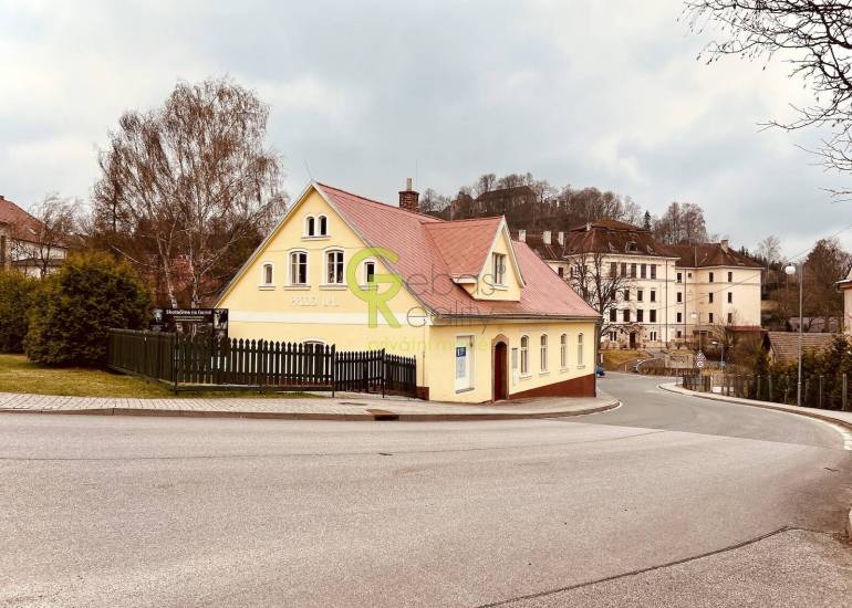 Stavba pro rekreaci i podnikání - Pecka, Podkrkonoší