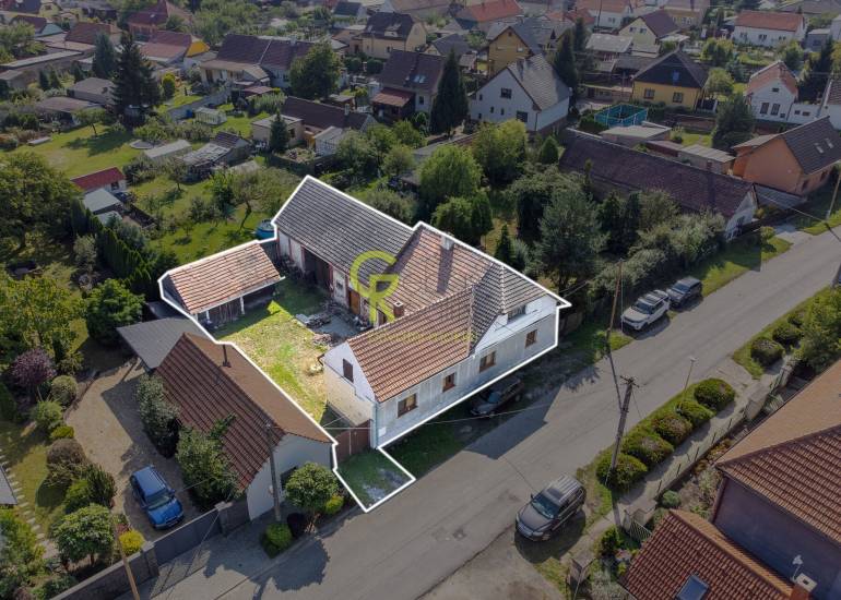 Venkovské stavení se stodolou  - Záryby, Praha východ