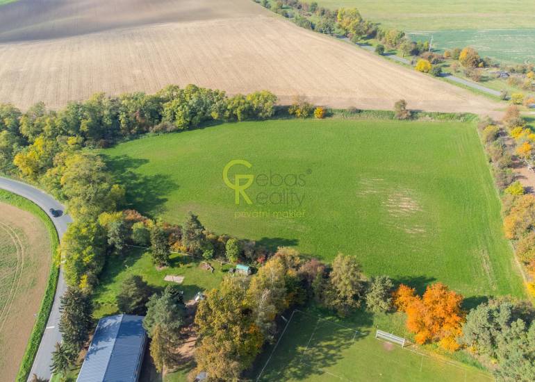 stavební pozemek s obrovským potenciálem - Tismice, Středočeský kraj