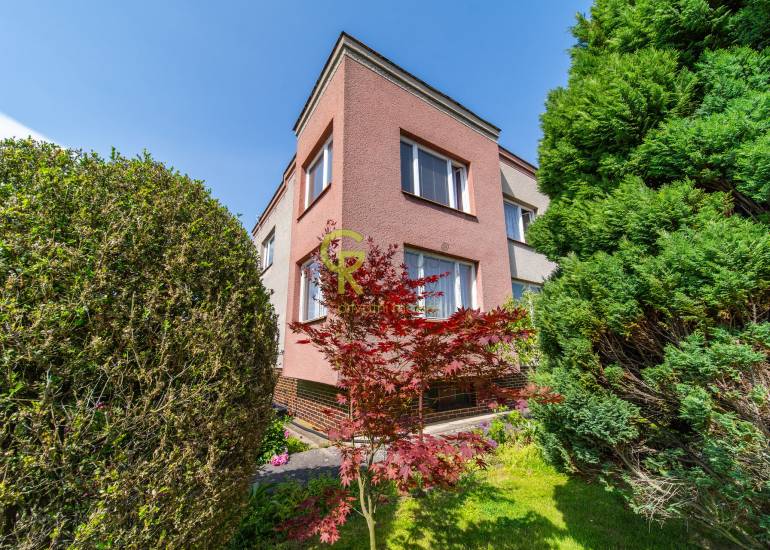 prodej dovugeneračního rodinného domu s velkou zahradou - ul.Pod Zvonek, Český Těšín