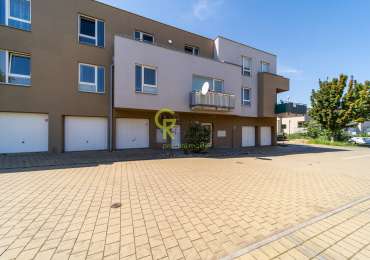 moderní 2+kk s terasou, garáží a platícím nájemníkem - ul. Na Okraji, Brandýs nad Labem