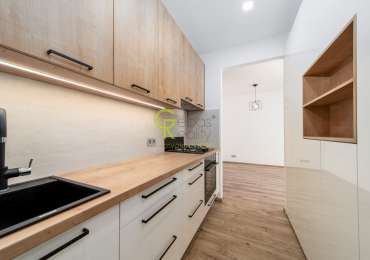 Pronájem bytu 2+kk po kompletní rekonstrukci – Praha 8, u metra Palmovka