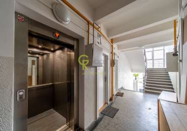 Pronájem bytu 2+kk po kompletní rekonstrukci – Praha 8, u metra Palmovka