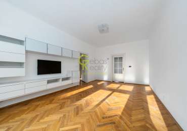 Pronájem prostorného a světlého bytu 3+1 s balkonem - ul.Vinohradská – Praha 3