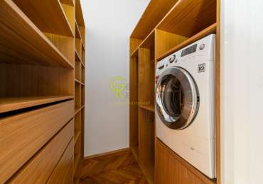 Pronájem prostorného a světlého bytu 3+1 s balkonem - ul.Vinohradská – Praha 3