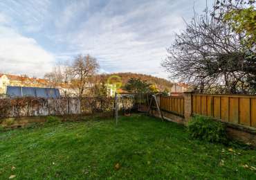 prostorný mezonetový byt 3+kk se dvěma balkony, garáží a sklepem –  ulice Ve Vilách, Praha 4