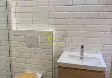 Pronájem stylového 1+1 po kompletní rekonstrukci – Na Výtoni, Praha 2