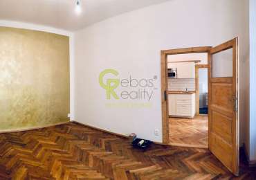 Pronájem stylového 1+1 po kompletní rekonstrukci – Na Výtoni, Praha 2