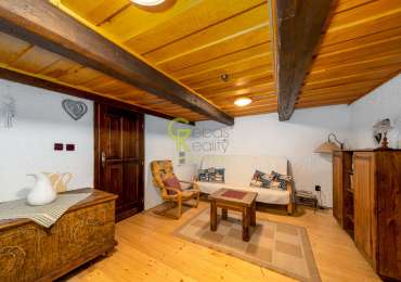 Unikátní roubenka s fungujícím ubytovacím konceptem a obytnou maringotkou - Jablonné v Podještědí