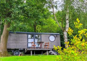 Unikátní roubenka s fungujícím ubytovacím konceptem a obytnou maringotkou - Jablonné v Podještědí