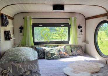 Unikátní roubenka s fungujícím ubytovacím konceptem a obytnou maringotkou - Jablonné v Podještědí