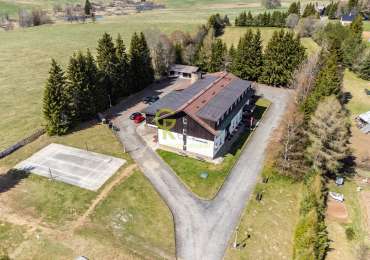 Exkluzivní investiční příležitost v srdci Šumavy-fungující hotel a současně development s povolením