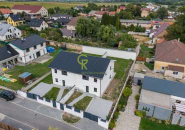 Prodej novostavby 4+kk /dvě koupelny/ dvě šatny/ zahrada, Podolanka – Praha-východ