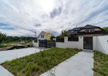 Prodej novostavby 4+kk /dvě koupelny/ dvě šatny/ zahrada, Podolanka – Praha-východ