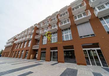 Pronájem světlého bytu 1+kk, 40,5 m², s lodžií, parkováním a sklepem – Praha–Kbely