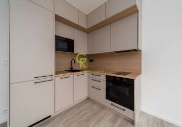 Pronájem světlého bytu 1+kk, 27 m², s balkonem –  ul. Mladoboleslavská, Praha–Kbely