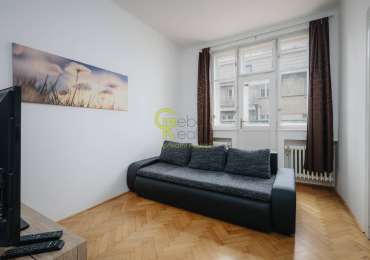 byt 2+1 u metra a vč. vybavení a balkonu - ul. Ve Smečkách, Praha 1