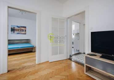 byt 2+1 u metra a vč. vybavení a balkonu - ul. Ve Smečkách, Praha 1