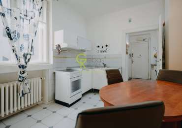 byt 2+1 u metra a vč. vybavení a balkonu - ul. Ve Smečkách, Praha 1