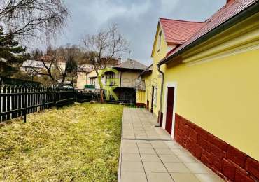 Stavba pro rekreaci i podnikání - Pecka, Podkrkonoší