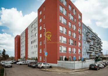 prostorné 2+kk vč.balkonu a garážového stání - Pod Bohdalcem, Praha 10