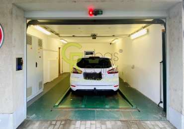 prodej automatického garážového stání - ul.Šlikova, Praha 6