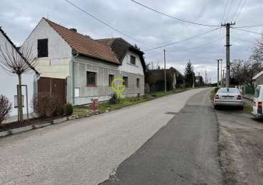 venkovské stavení s pozemkem - Záryby, Praha východ