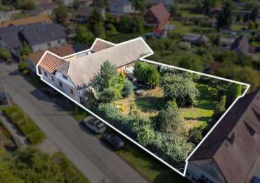 venkovské stavení s pozemkem - Záryby, Praha východ