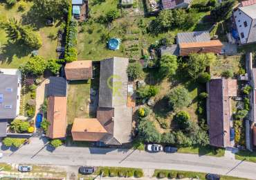 venkovské stavení s pozemkem - Záryby, Praha východ