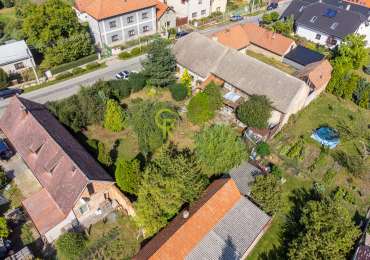 venkovské stavení s pozemkem - Záryby, Praha východ