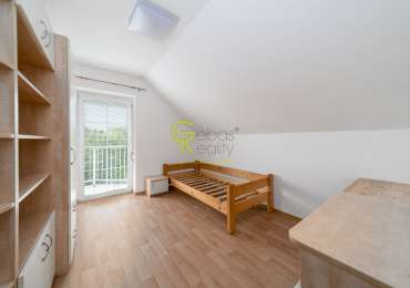 Rodinný dům s bazénem - ul.Meduňková, Praha-Kolovraty