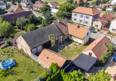 Venkovské stavení se stodolou  - Záryby, Praha východ