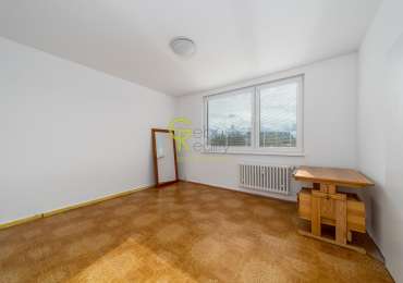 Pronájem 3+1 s balkonem a neprůchozími pokoji - ul. Borského, Praha 5 - Barrandov