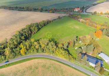 stavební pozemek s obrovským potenciálem - Tismice, Středočeský kraj