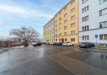 atraktivní 2+kk s vanou - ul.U Křížku, Praha 4 - Vršovice