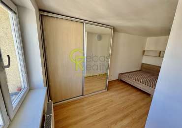 atraktivní 2+kk s vanou - ul.U Křížku, Praha 4 - Vršovice