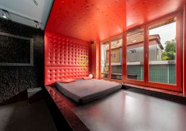 Netradiční byt s nádechem extravagance k pronájmu - ul. Podle Náhonu, Praha 4