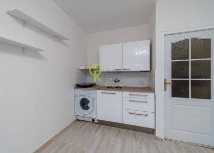 Pronájem bytu, 1+kk, 28 m²