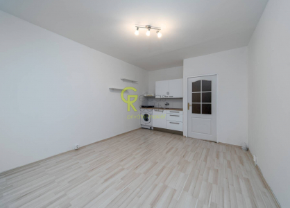 Pronájem bytu, 1+kk, 28 m²